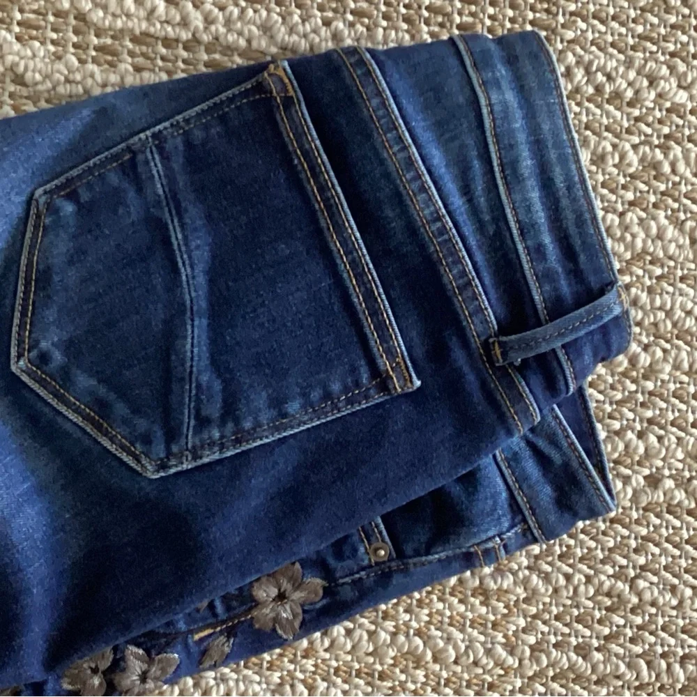 Driftwood embroidered skinny jeans - Picture 3 of 6